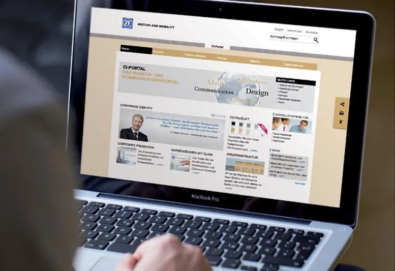 Brand Portal auf Laptop