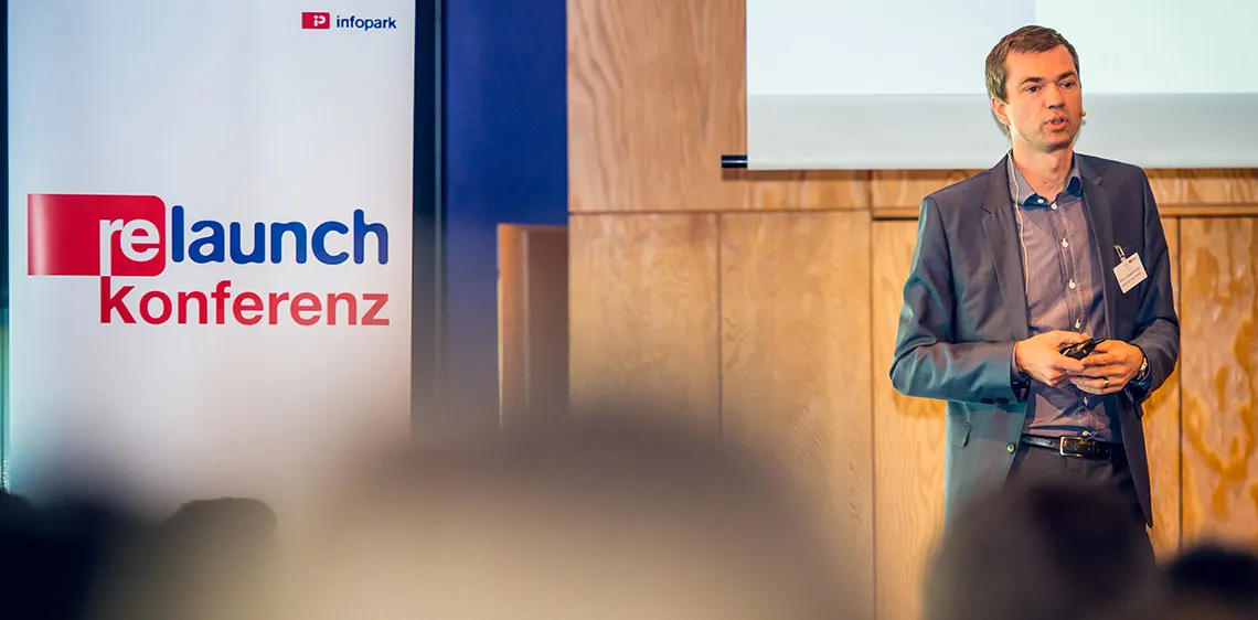 Klaus Cloppenburg hält einen Vortrag auf der relaunch Konferenz