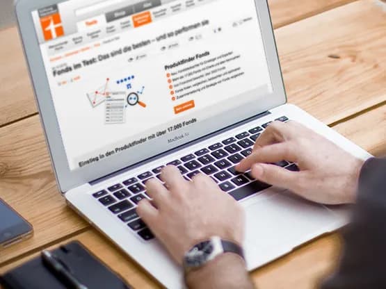 Die Website von Stiftung Warentest auf einem Laptopscreen